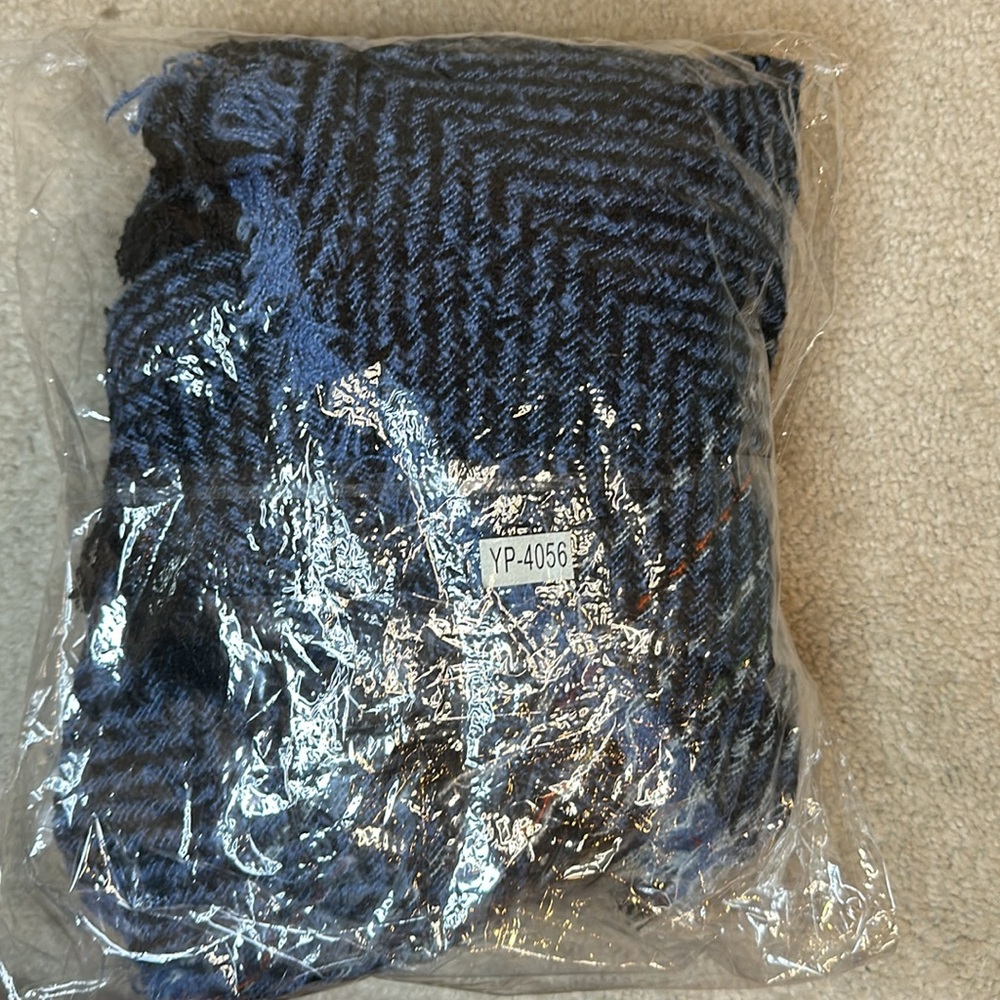 Hooded Poncho w/Herringbone Tweed Knit Design - Picture 7 of 8
